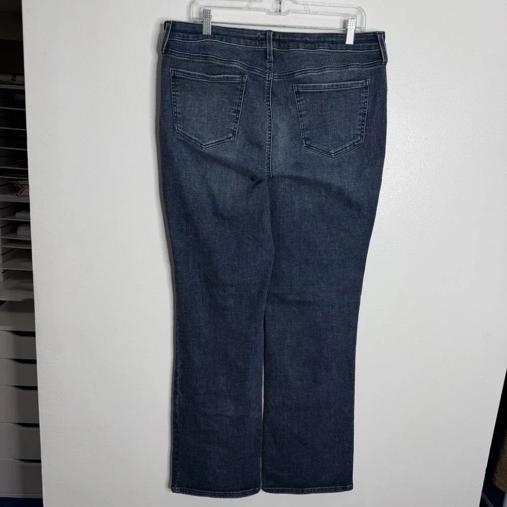 NYDJ Barbara Bootcut Jeans Blue‎ Wash Size 14 Minimalist Casual Modern Timeless